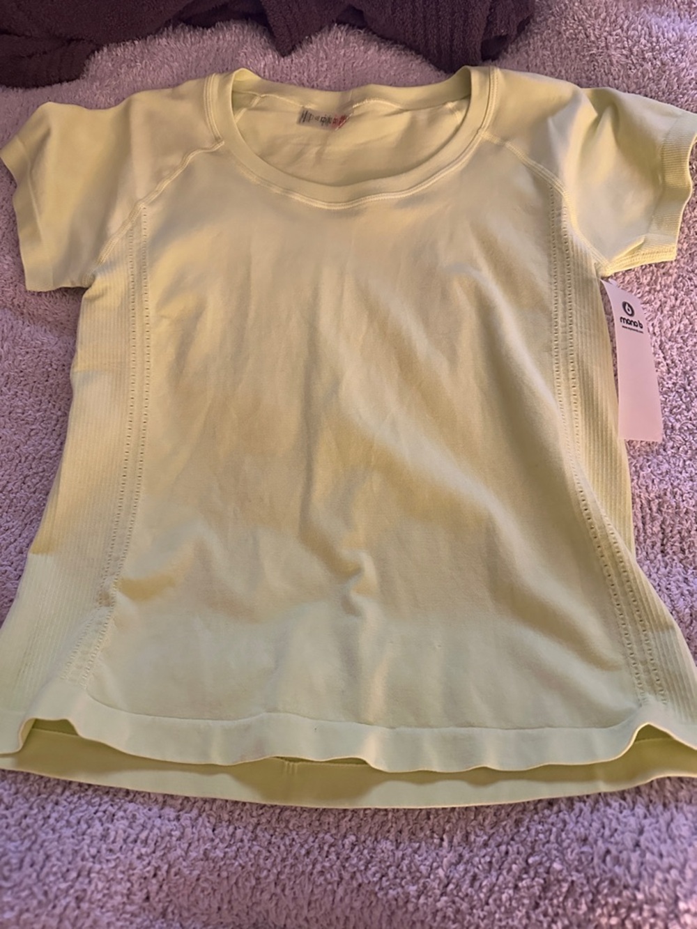 NWT Mono B lime workout top. Size large